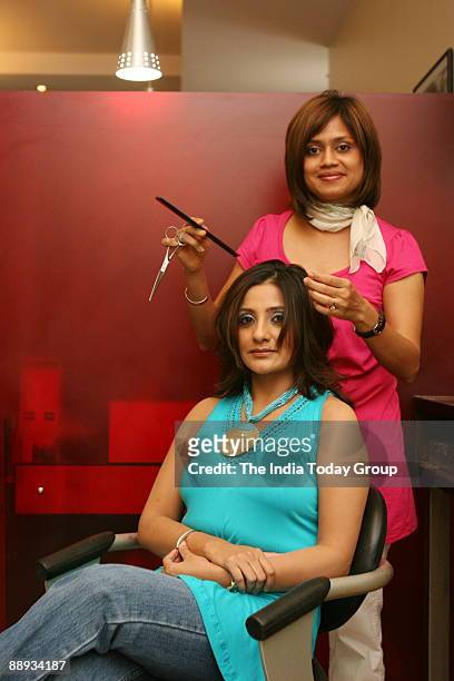 53 Juice Hair Salon Photos and Premium High Res Pictures - Getty Images