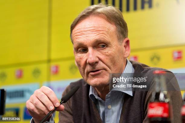 Hans-Joachim Watzke of Dortmund looks on during the press conference at Signal Iduna Park on December 10, 2017 in Dortmund, Germany.