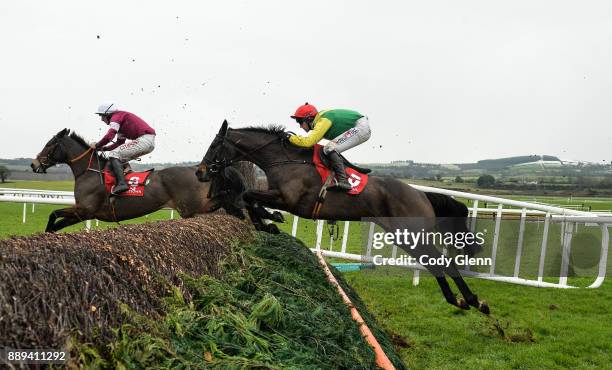 Ireland - 10 December 2017; Sizing John, with Robbie Power up, following Sub Lieutenant, with Davy Russell up, during the John Durkan Memorial...