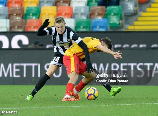 Jakub Jankto of Udinese Calcio competes with Marco D'Alessandro of Benevento Calcio during the Serie A match between Udinese Calcio and Benevento...