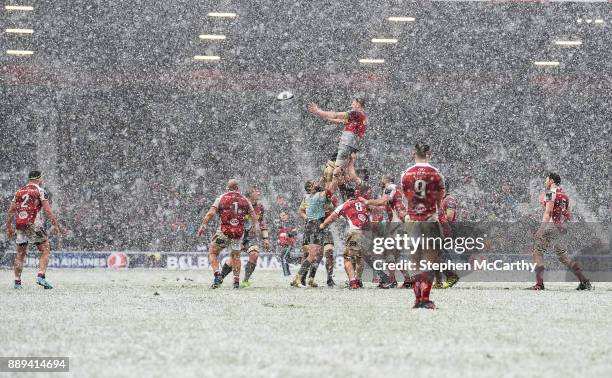 London , United Kingdom - 10 December 2017; George Merrick of Harlequins takes possession in a lineout during the European Rugby Champions Cup Pool 1...