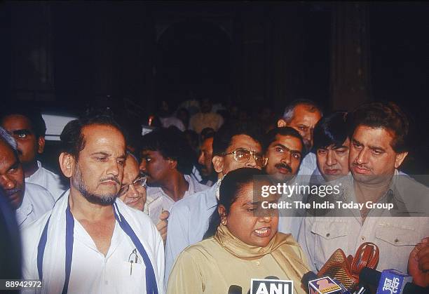 Akbar Dumpy 169 Akbar Ahmed Stock Photos, High-Res Pictures, and Images - Getty Images