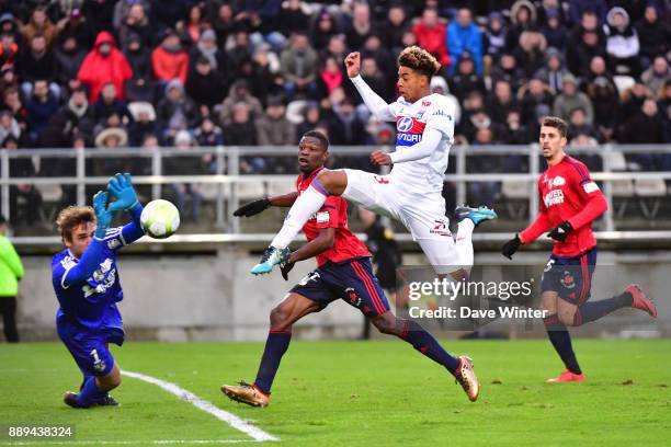 Willem Geubbels of Lyon sees his shot saved by goalkeeper Regis Gurtner of Amiens during the Ligue 1 match between Amiens SC and Olympique Lyonnais...