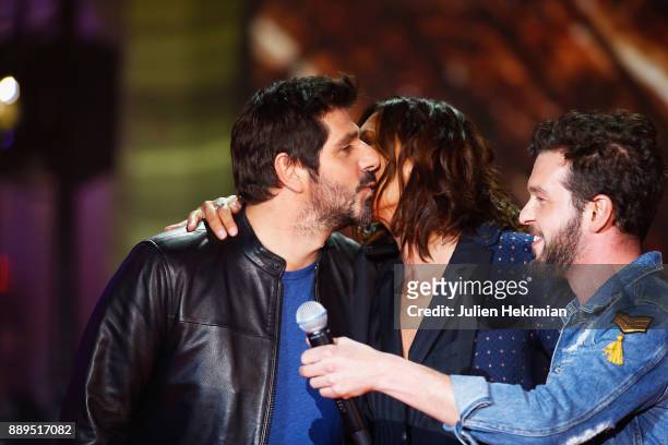 Patrick Fiori, Zazie and Claudio Capeo perform on stage during the 31st France Television Telethon at Pavillon Baltard on December 9, 2017 in...