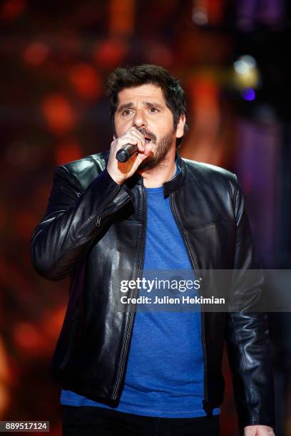 French Singer Patrick Fiori performs on stage during the 31st France Television Telethon at Pavillon Baltard on December 9, 2017 in Nogent-sur-Marne,...