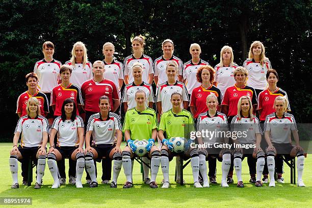 Marie-Louise Bagehorn, Jessica Wich, Dzsenifer Marozsan, Almuth Schult, Desiree Schumann, Marith Priessen, Svenja Huth, Turid Knaak, Kit Manager...