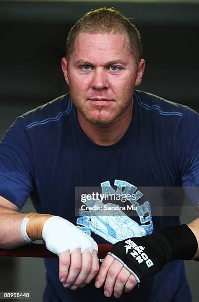 Shane Cameron Rben 129 Shane Cameron Training Session Stock Photos, High-Res Pictures, and ...