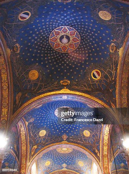 garden of gethsemane  - church of the agony - garden of gethsemane stock-fotos und bilder