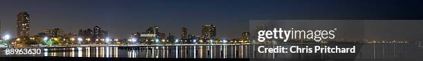 chicago beach at night - north avenue beach stockfoto's en -beelden