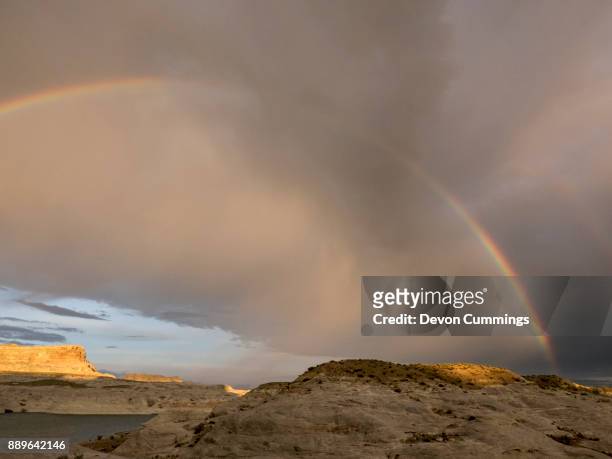 lone rock canyon, lake powell, utah - u.s. department of the interior stock pictures, royalty-free photos & images