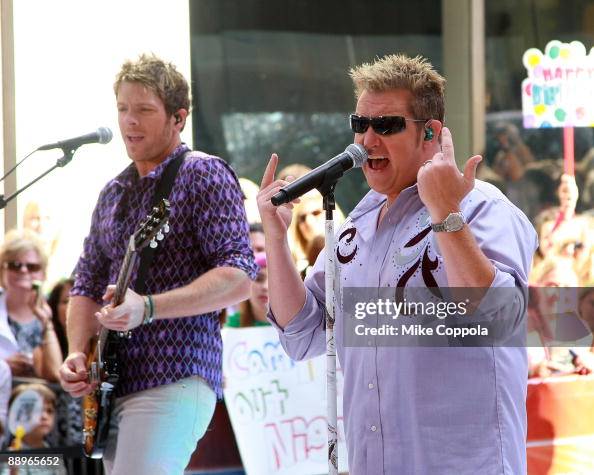 Rascal Flatts guitar player Joe Don Rooney and lead singer Gary LeVox ...