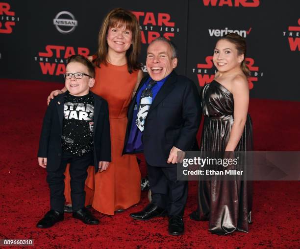 Harrison Davis, Samantha Davis actor Warwick Davis and Annabelle Davis attend the premiere of Disney Pictures and Lucasfilm's "Star Wars: The Last...