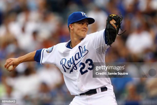 Zack Greinke of the Kansas City Royals pitches against the Arizona Diamondbacks during the game on June 17, 2009 at Kauffman Stadium in Kansas City,...