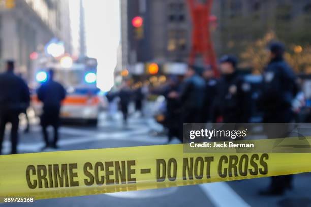 police line - crime scene - polizist stock-fotos und bilder