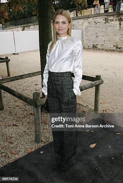 Actress Jennifer Morrison arrives at the Celine Fashion Show on October 4th, 2007 in Paris, France