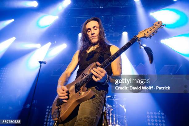 Nuno Bettencourt from Extreme performs at Le Bataclan on December 10, 2017 in Paris, France.