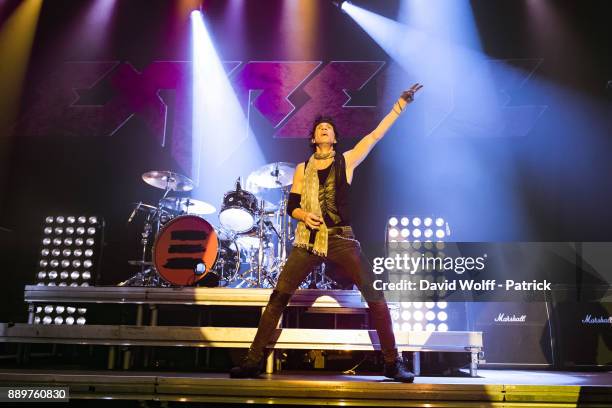 Gary Cherone from Extreme performs at Le Bataclan on December 10, 2017 in Paris, France.