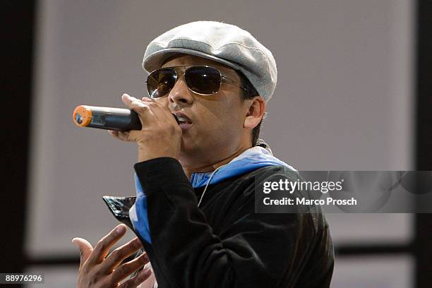 Singer Xavier Naidoo of Soehne Mannheims performs live at the Waldbuehne on July 10, 2009 in Berlin, Germany.