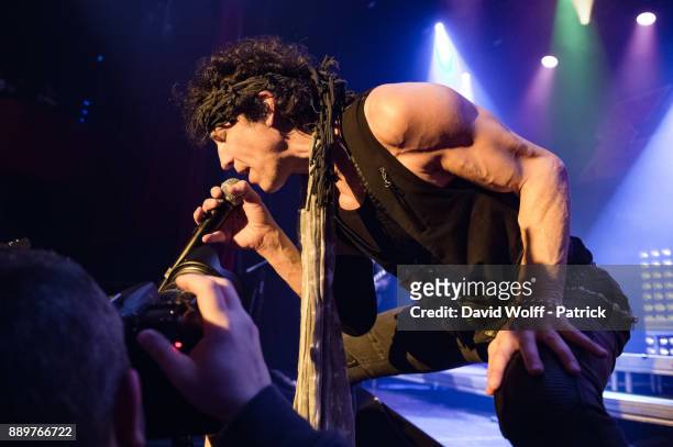 Gary Cherone from Extreme performs at Le Bataclan on December 10, 2017 in Paris, France.