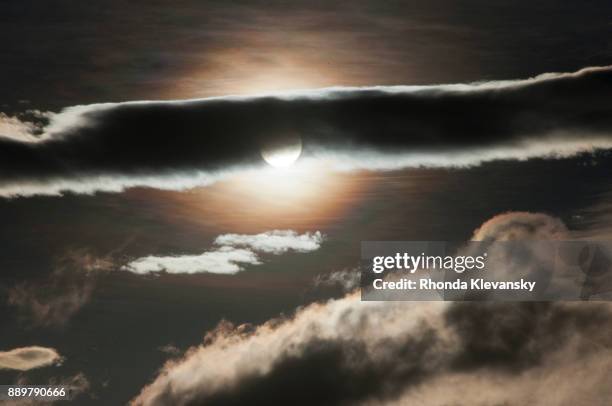 cloud typologies - rhonda klevansky - fotografias e filmes do acervo