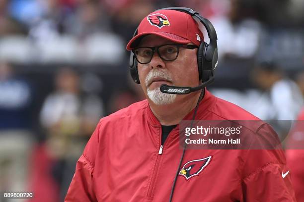 Head coach Bruce Arians of the Arizona Cardinals looks on in the game against the Tennessee Titans at University of Phoenix Stadium on December 10,...