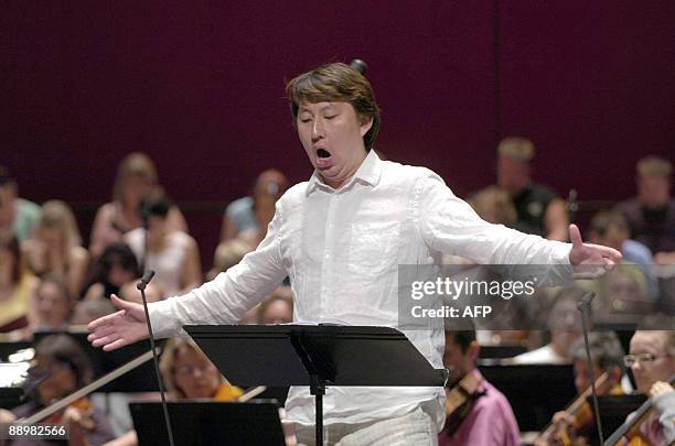 Solist Opera Solist Photos and Premium High Res Pictures - Getty Images