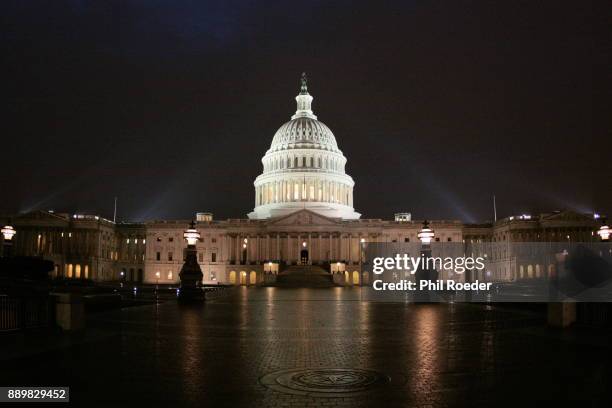 the capitol at night - capital building stock pictures, royalty-free photos & images