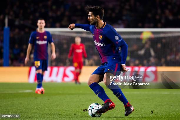 Andre Gomes of FC Barcelona controls the ball during the UEFA Champions League group D match between FC Barcelona and Sporting CP at Camp Nou on...