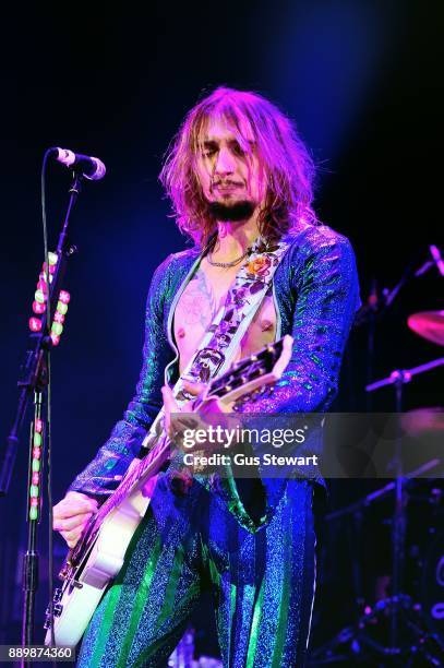 Justin Hawkins of The Darkness performs on stage at the Eventim Apollo on December 10, 2017 in London, England.