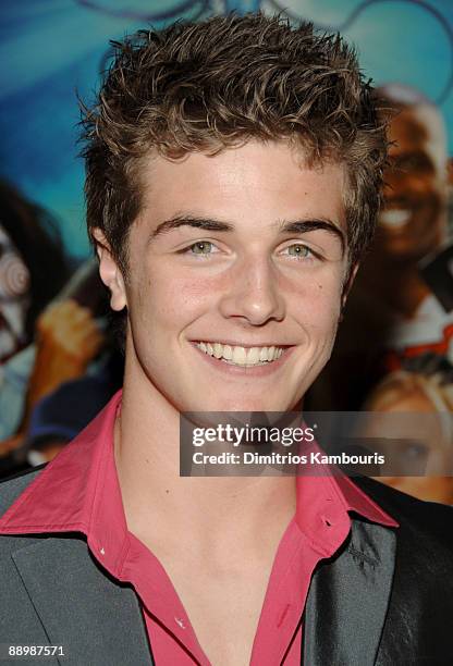 20 Beau Mirchoff Scary Movie 4 Stock Photos, High-Res Pictures, and