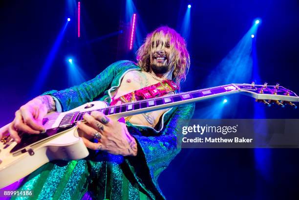 Justin Hawkins of The Darkness performs live on stage at Eventim Apollo on December 10, 2017 in London, England.