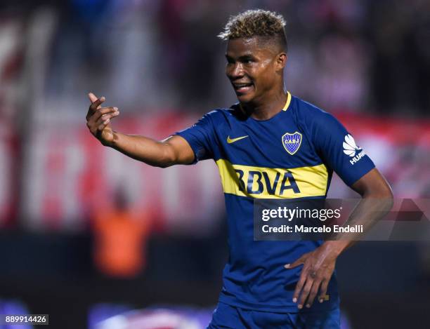 Wilmar Barrios of Boca Juniors celebrates after scoring the first goal of his team during a match between Estudiantes and Boca Juniors as part of the...