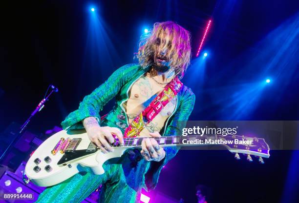 Justin Hawkins of The Darkness performs live on stage at Eventim Apollo on December 10, 2017 in London, England.