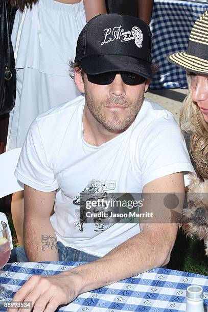 Actor Stephen Dorff attends the Lia Sophia Clam Bake on July 11, 2009 in Malibu, California.