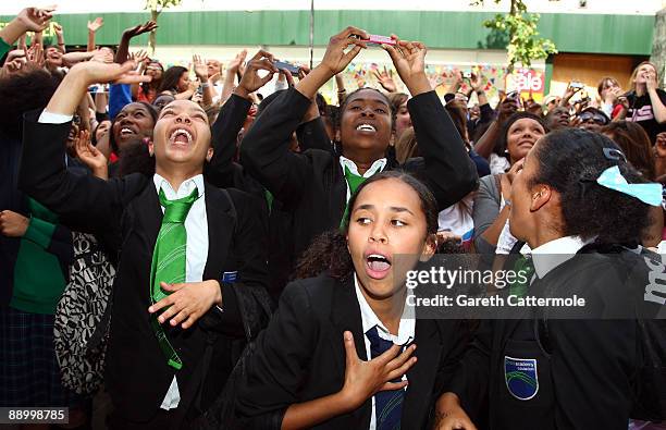 162 Jls Fans Stock Photos, High-Res Pictures, and Images - Getty Images