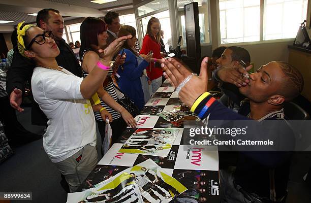 193 Jls Fans Stock Photos, High-Res Pictures, and Images - Getty Images