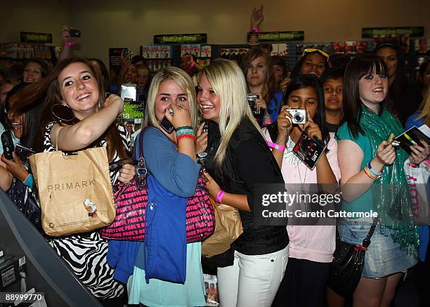 169 Jls Fans Stock Photos, High-Res Pictures, and Images - Getty Images