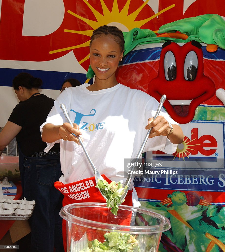 Tyra Banks Serving Homeless Children News Photo Getty Images tyra-banks-serving-homeless-children-news-photo-getty-images