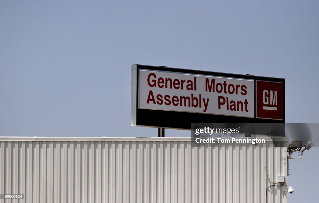 General Motors SUV Plant Re-Opens For First Time Since Bankruptcy