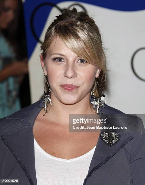 Jodie Sweetin arrives at the launch of the new OP campaign "OPen Campus" at Mel's Dinner on July 7, 2009 in West Hollywood, California.