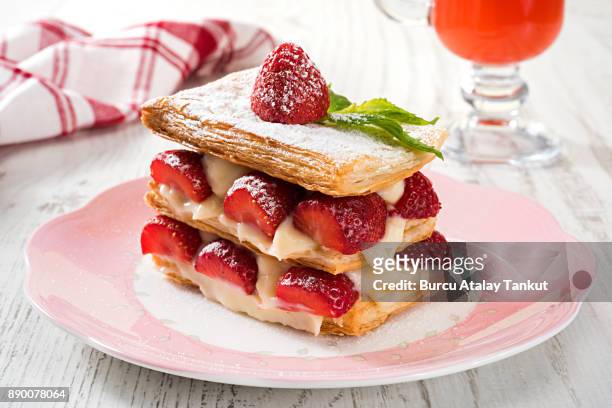strawberry mille feuille - main course stock pictures, royalty-free photos & images