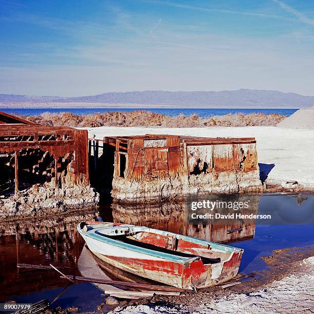 dilapidated shacks near salton sea, salton city, california - marina debris stock pictures, royalty-free photos & images