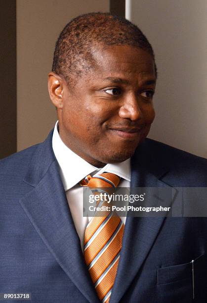 Randy Jackson, brother of Michael Jackson, passes through a metal detector before entering the courtroom for Michael Jackson's child molestation...