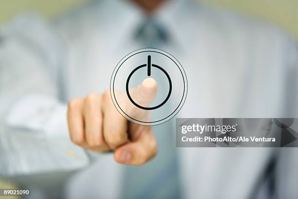 Man Pressing Button On Computer Guy Pressing Button Photos et images de collection - Getty Images