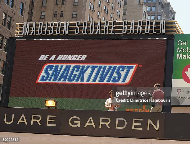 David Arquette launches the Snickers "Bar Hunger" Campaign atop Madison Square Garden on July 14, 2009 in New York City.