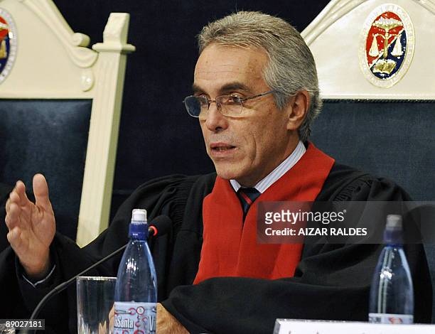 The Inter American Court of Human Rights judge Diego Garcia Sayan gestures as he speaks on July 14, 2009 in La Paz, during a session on the case of...