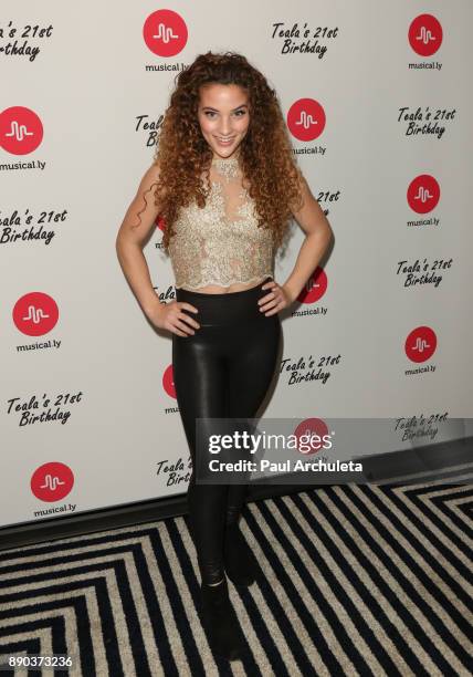 Personality / Gymnast Sofie Dossi attends Teala Dunn's 21st Birthday Party on December 10, 2017 in Los Angeles, California.