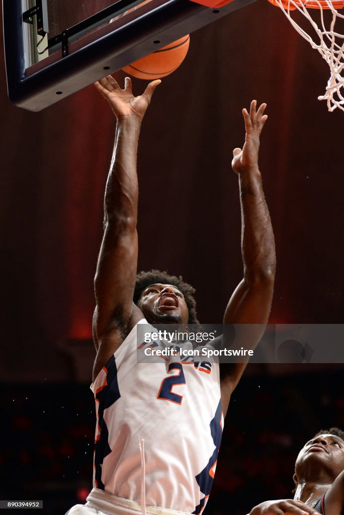 COLLEGE BASKETBALL: DEC 06 Austin Peay at Illinois