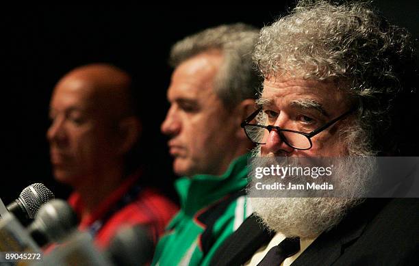 Head coach of Haiti Jairo Campos, Javier Aguirre, head coach of Mexico, and Chuck Blazer, General Secretary of CONCACAF, during a press conference at...