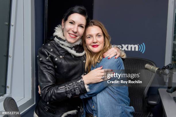 Drew Barrymore visits the Jill Kargman Show on the Raido Andy channel at SiriusXM Studios on December 11, 2017 in New York City.